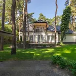 Comfortable 4 Bedroom Outdoor Wood-fired Sauna Warsaw Villa *