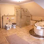 Comfortable 4 Bedroom Outdoor Wood-fired Sauna Warsaw Magdalenka