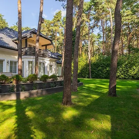 Comfortable 4 Bedroom Outdoor Wood-fired Sauna Warsaw Villa Magdalenka