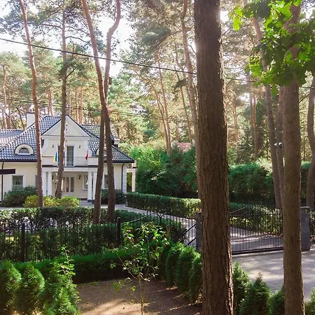 Comfortable 4 Bedroom Outdoor Wood-fired Sauna Warsaw