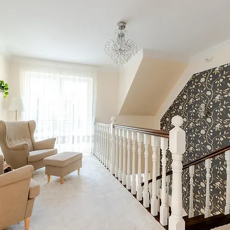 Comfortable 4 Bedroom Outdoor Wood-fired Sauna Warsaw Willa Magdalenka