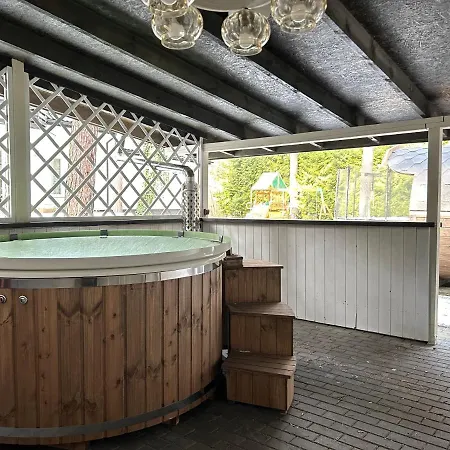 Comfortable 4 Bedroom Outdoor Wood-fired Sauna Warsaw *