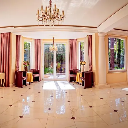 Comfortable 4 Bedroom Outdoor Wood-fired Sauna Warsaw Magdalenka