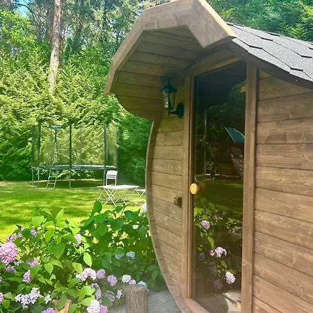 Comfortable 4 Bedroom Outdoor Wood-fired Sauna Warsaw